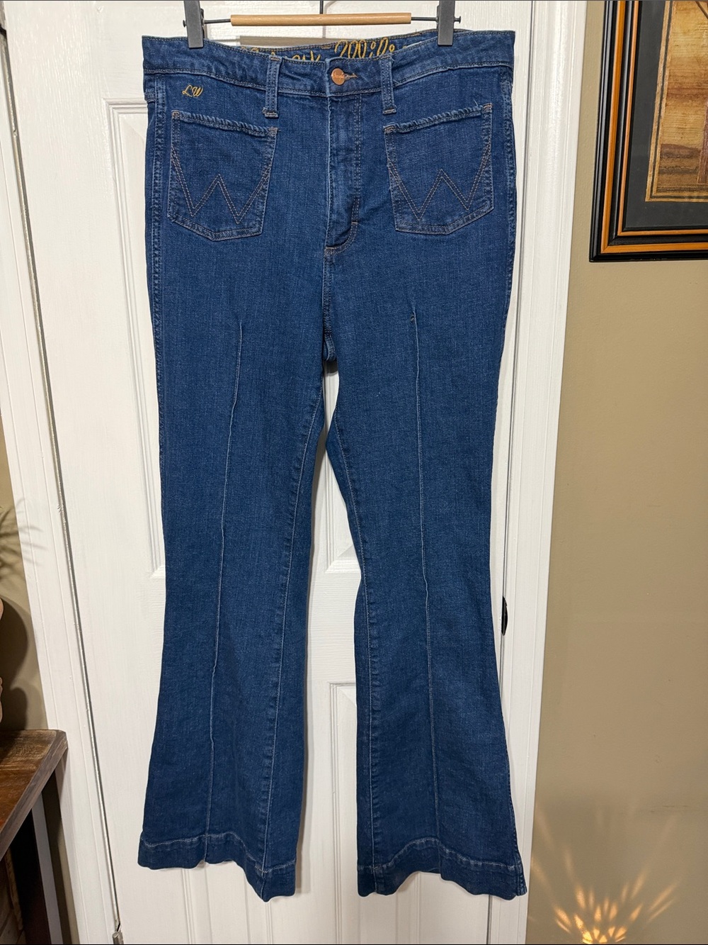Wrangler X Lainey Wilson Front Pockets Bare Back Flare Jeans Size 32X34